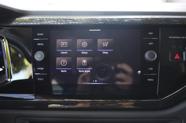 VOLKSWAGEN Taigo usata, con Sound system