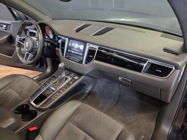 PORSCHE Macan usata, con Bracciolo