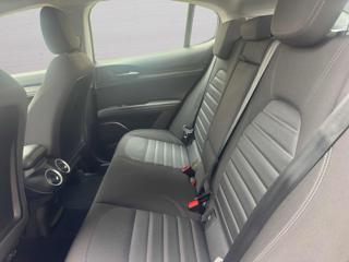 ALFA ROMEO Stelvio usata, con Controllo automatico clima