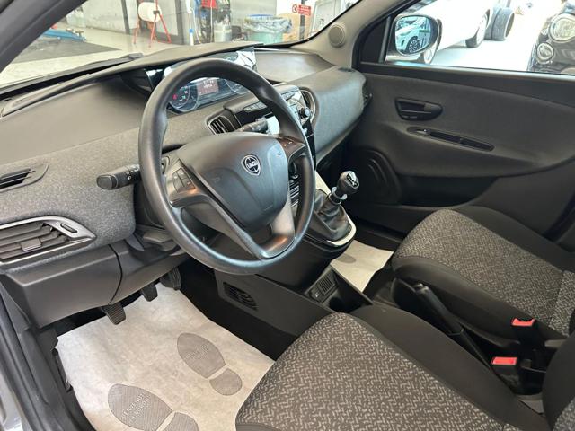 LANCIA Ypsilon usata, con ESP