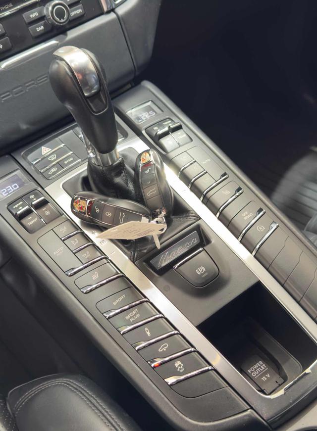 PORSCHE Macan usata, con Controllo automatico clima