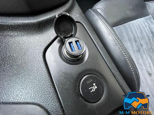 PEUGEOT RCZ usata, con USB