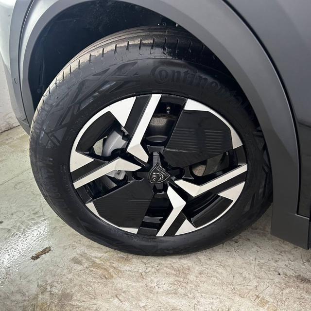 PEUGEOT 2008 usata, con Sensori di parcheggio anteriori
