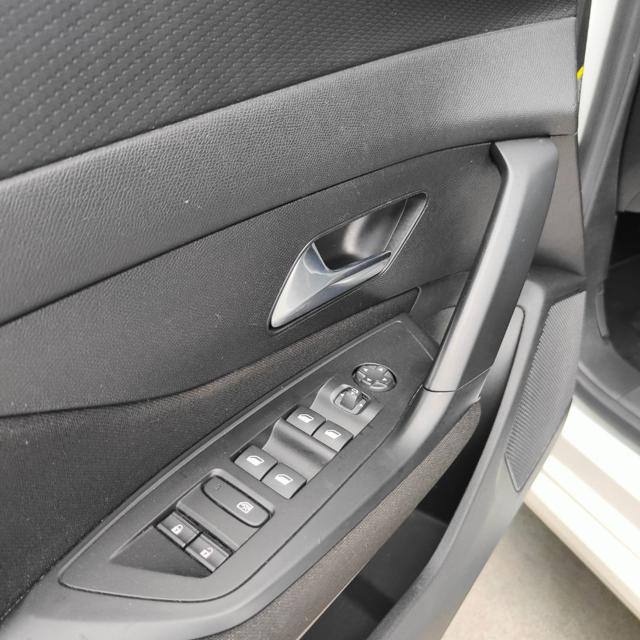 PEUGEOT 308 usata, con Servosterzo