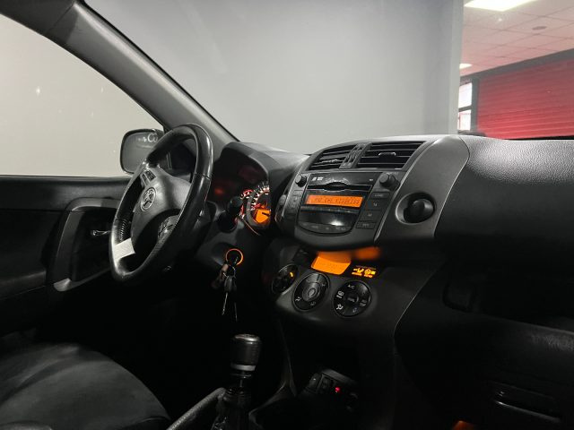 TOYOTA RAV 4 usata, con Cerchi in lega