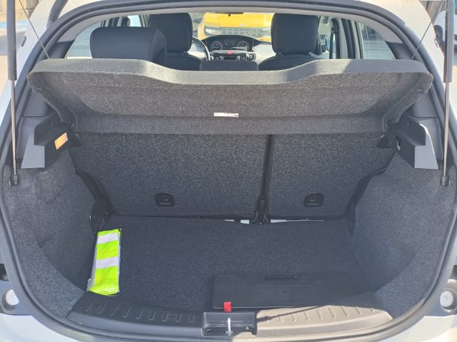 LANCIA Ypsilon usata, con USB