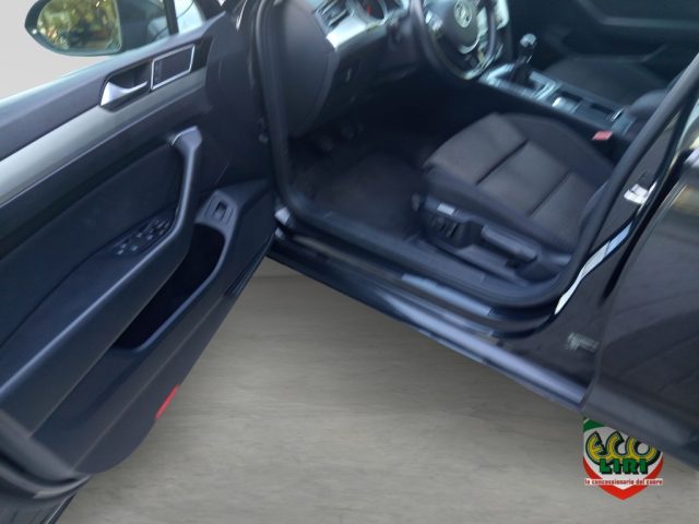 VOLKSWAGEN Passat usata, con Controllo trazione