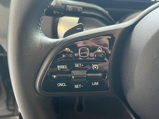 MERCEDES-BENZ GLB 200 usata, con Climatizzatore