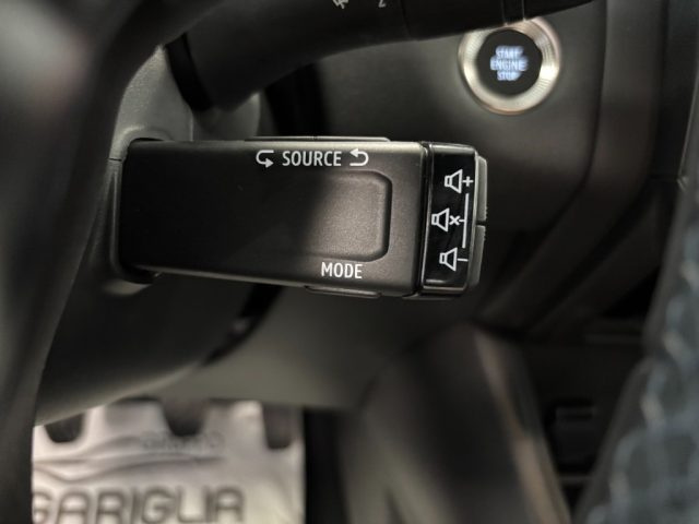 RENAULT Captur usata, con Bracciolo
