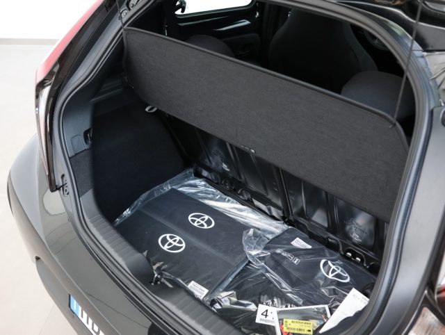 TOYOTA Aygo X usata, con Isofix