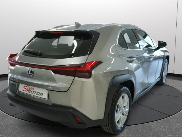 LEXUS UX 250h usata, con Airbag