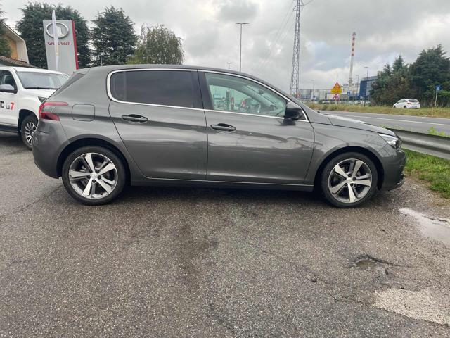 PEUGEOT 308 usata, con Autoradio