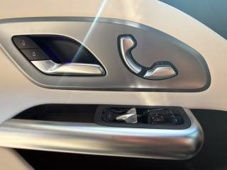 MERCEDES-BENZ GLB 200 usata, con Leve al volante