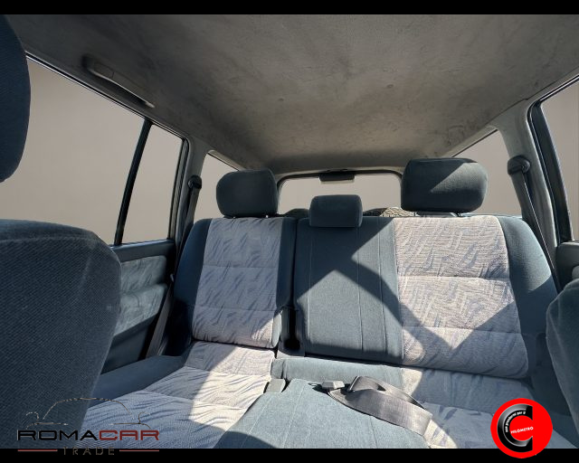 TOYOTA Land Cruiser usata, con Bracciolo