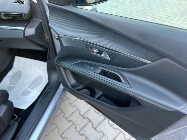 PEUGEOT 3008 usata, con Luci diurne LED