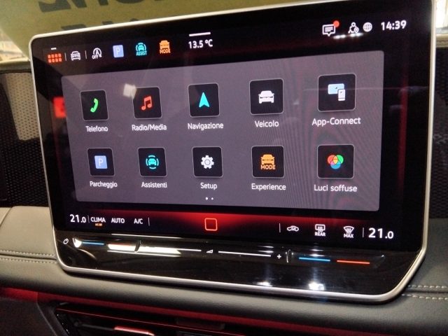 VOLKSWAGEN Tiguan usata, con Adaptive Cruise Control