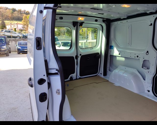 RENAULT Trafic usata, con Autoradio digitale