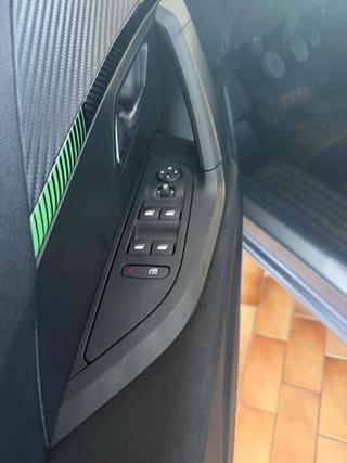 PEUGEOT 2008 usata, con Park Distance Control