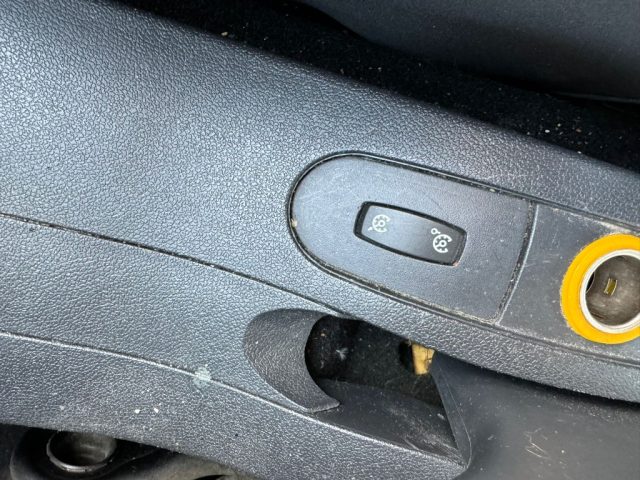 RENAULT Clio usata, con Controllo trazione