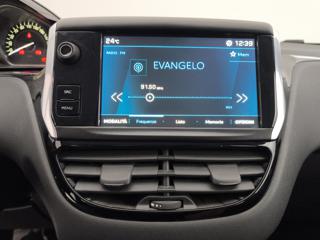 PEUGEOT 208 usata, con Touch screen
