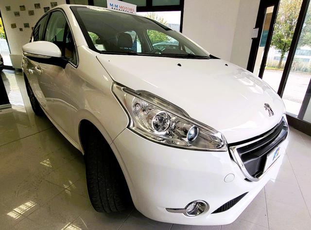 PEUGEOT 208 usata, con Sedile posteriore sdoppiato