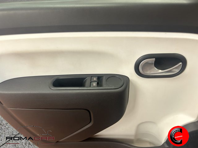 RENAULT Twingo usata, con USB