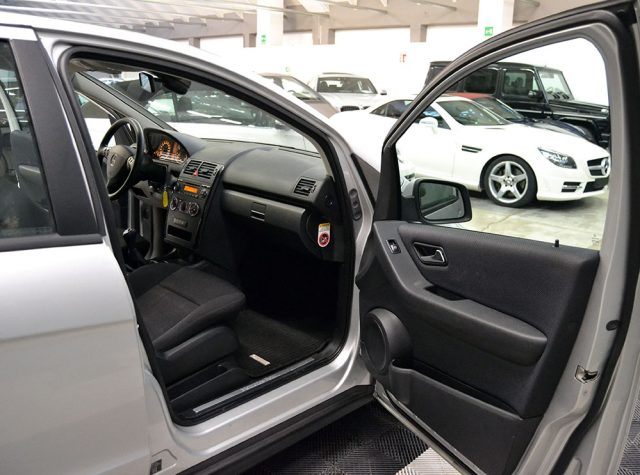 MERCEDES-BENZ A 160 usata, con Airbag laterali