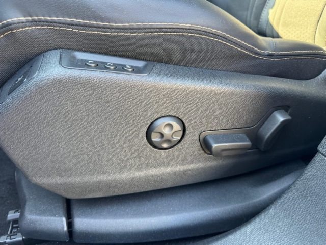 PEUGEOT 3008 usata, con Climatizzatore