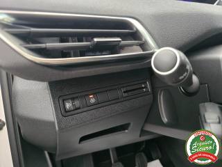 PEUGEOT 3008 usata, con Volante in pelle
