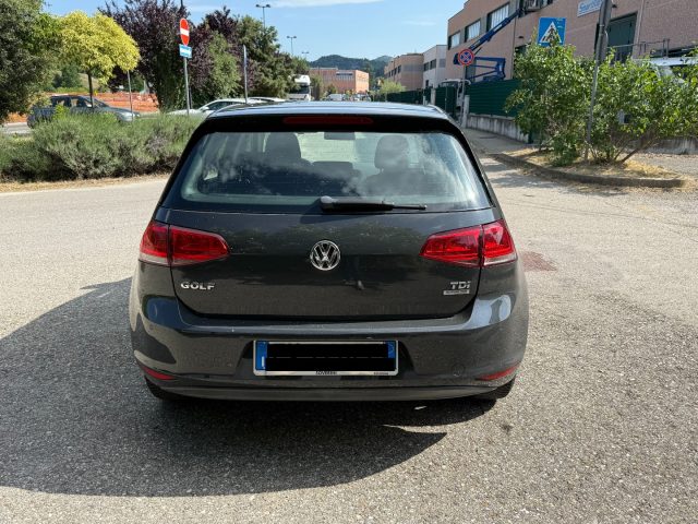 VOLKSWAGEN Golf usata, con Autoradio