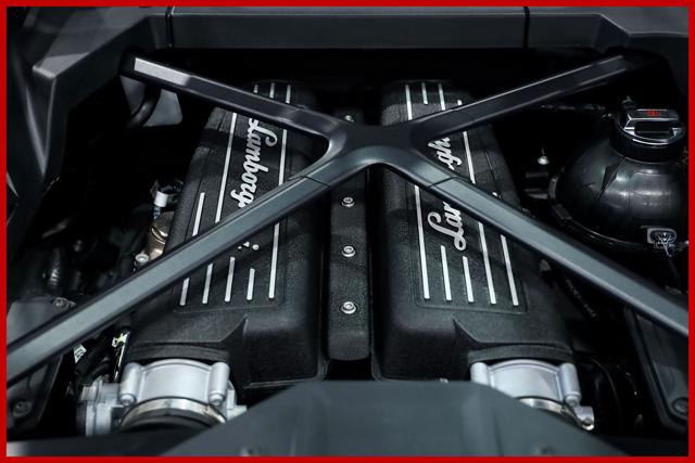 LAMBORGHINI Huracan usata, con Fari LED