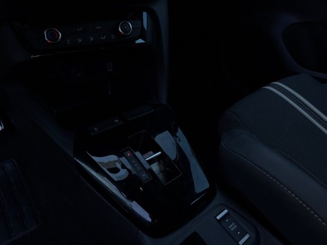 OPEL Corsa usata, con Sedile posteriore sdoppiato