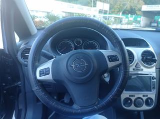 OPEL Corsa usata, con Climatizzatore