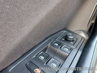VOLKSWAGEN T-Roc usata, con Controllo automatico clima