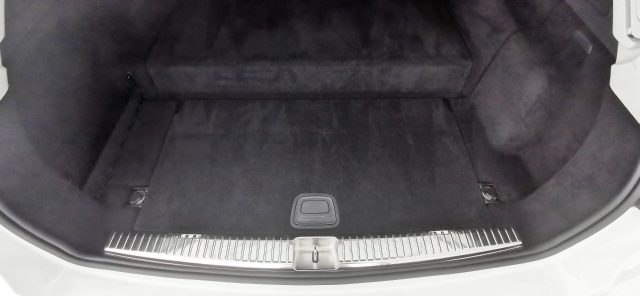 MERCEDES-BENZ E 300 usata, con Sensori di parcheggio anteriori
