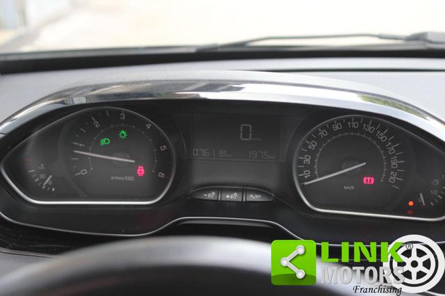 PEUGEOT 208 usata, con Sedile posteriore sdoppiato