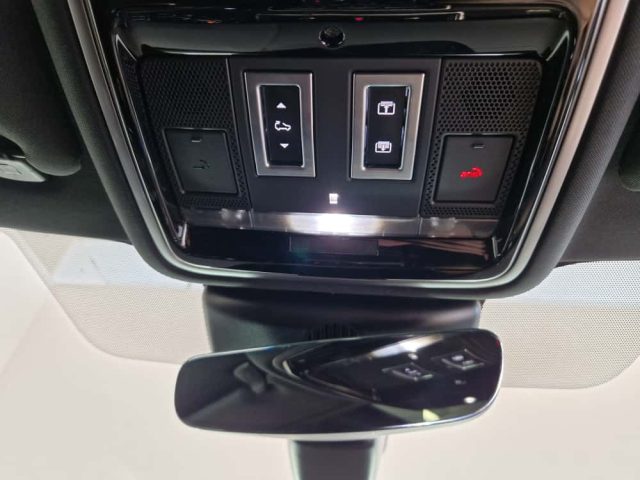 LAND ROVER Range Rover Velar usata, con Cruise Control