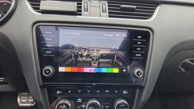 SKODA Octavia usata, con Volante in pelle