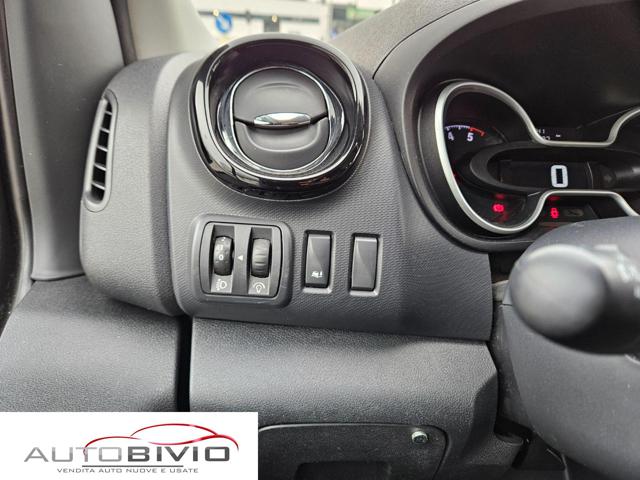 OPEL Vivaro usata, con MP3