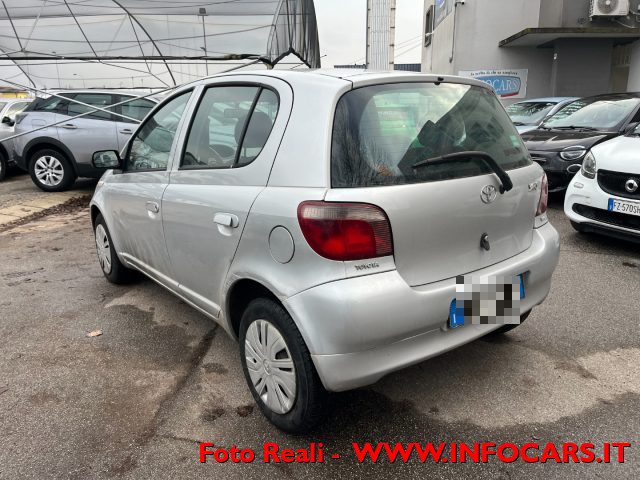 TOYOTA Yaris usata, con Autoradio