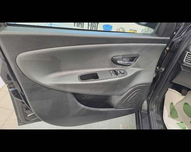 LANCIA Ypsilon usata 15