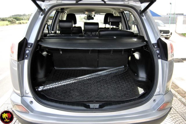 TOYOTA RAV 4 MY23 usata, con Sensori di parcheggio posteriori