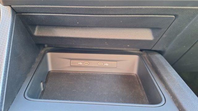 SEAT Leon usata, con Autoradio digitale