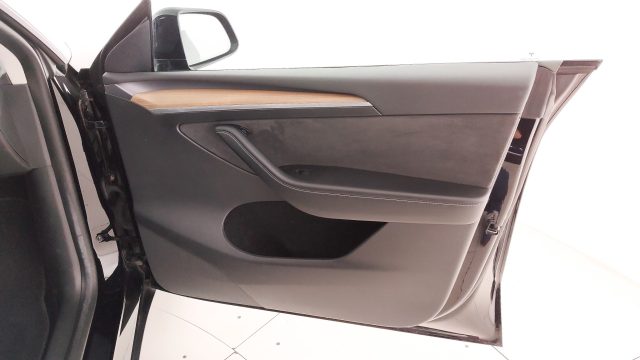 TESLA Model Y usata, con Monitoraggio pressione pneumatici