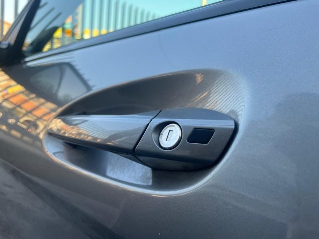 MERCEDES-BENZ C 220 usata 23