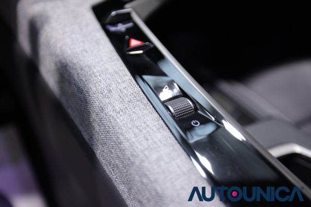 PEUGEOT 3008 usata, con Autoradio digitale