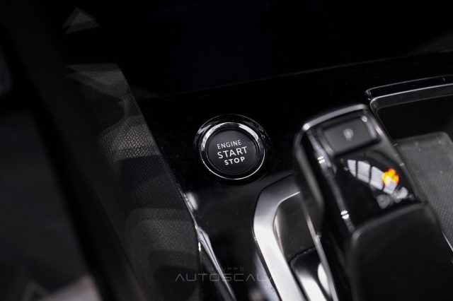 PEUGEOT 3008 usata, con USB