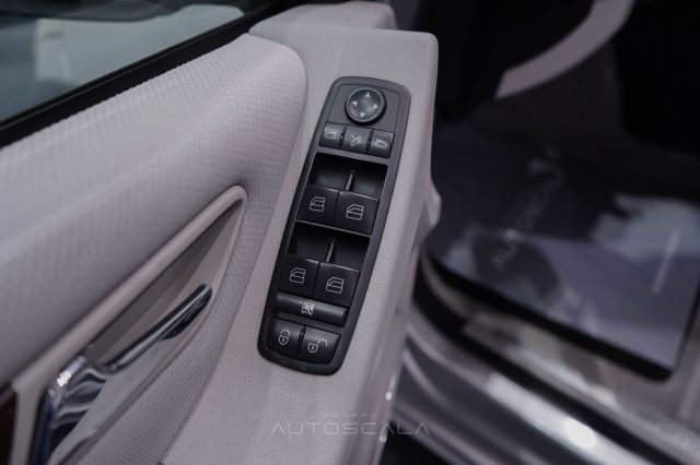 MERCEDES-BENZ A 180 usata, con Controllo trazione