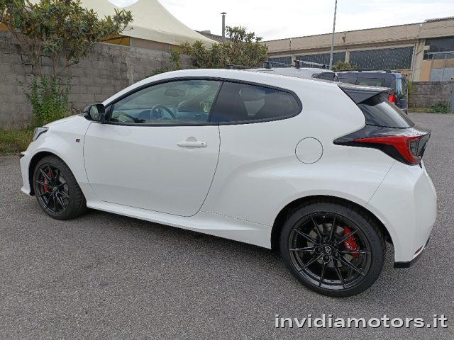 TOYOTA Yaris usata, con Airbag