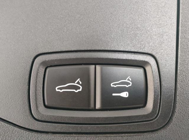 PORSCHE Taycan usata, con Bluetooth